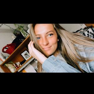 Meet your Posher, Riley